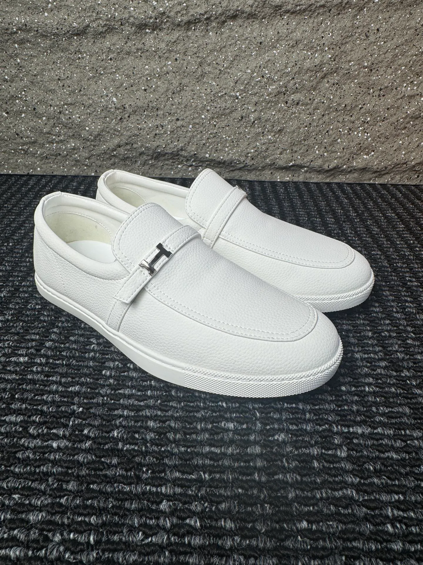 Men's men's shoes 💰440 [New style] 🪷🪷[HERMES] Hermès - High-end quality, the same style as the official website - Upper: 🔝 Nappa calfskin, with iconic H metal - Lining: water-dyed cowhide - Outsole: ultra-light TPU molded outsole - Ultra-high quality control·Fine workmanship: highlighted (high-end·luxury·grade) -Size: 38-44 (45 can be customized)·